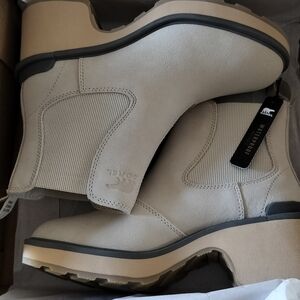 Sorel Women's Waterproof Beige Boots